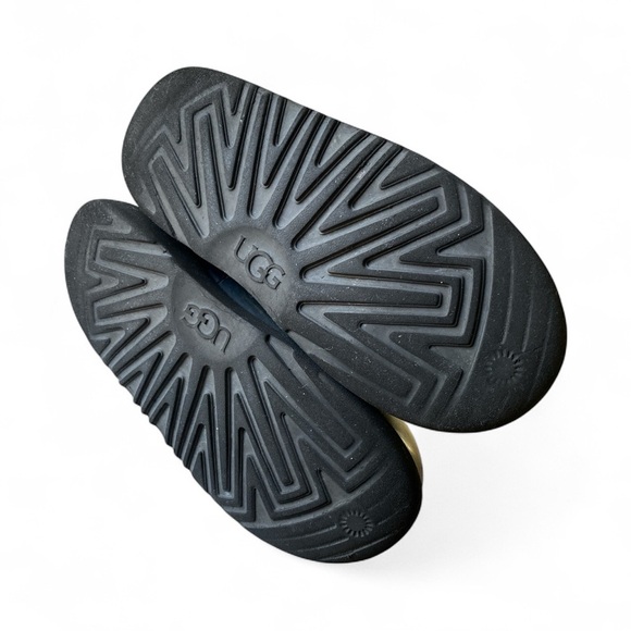 UGG Mini Clear & Sherpa Filled Kids Glossy Black Boots - Picture 6 of 12